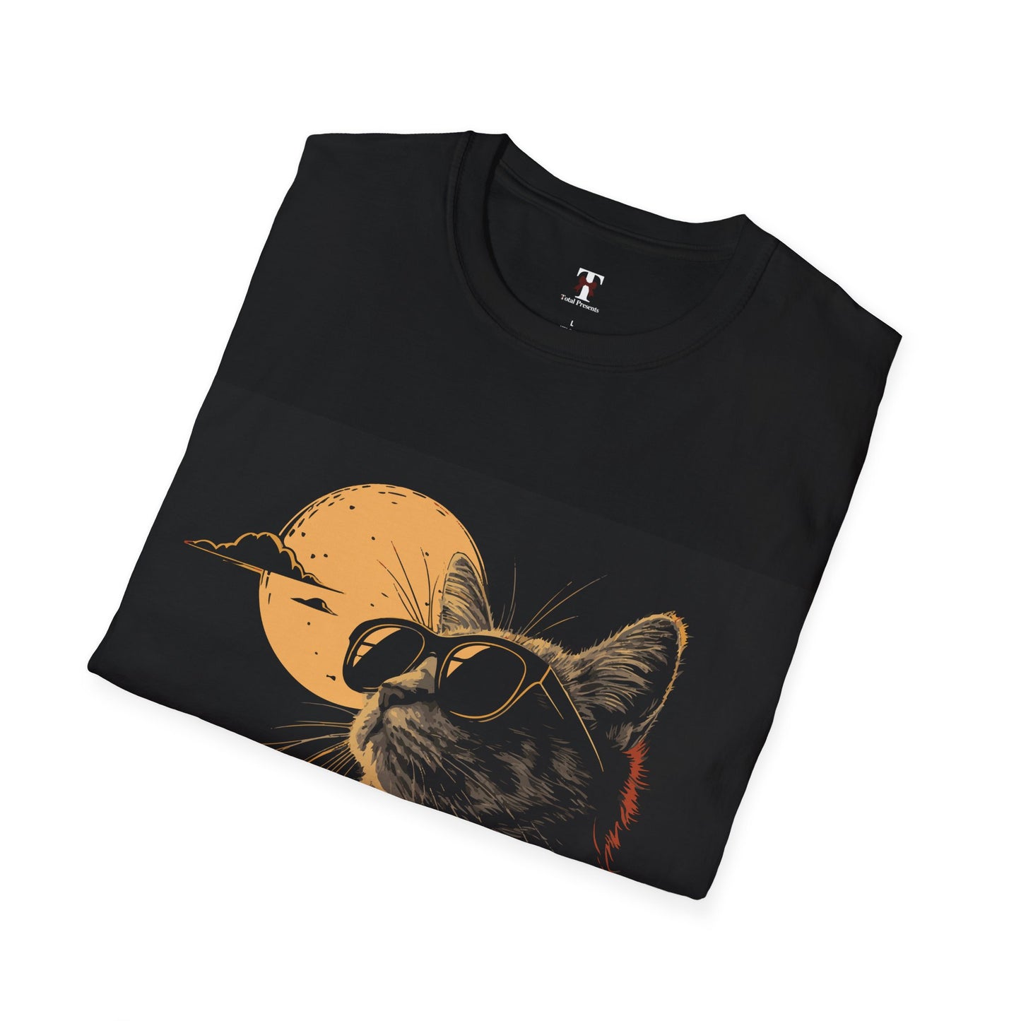 Cat Watching Solar Eclipse T-shirt