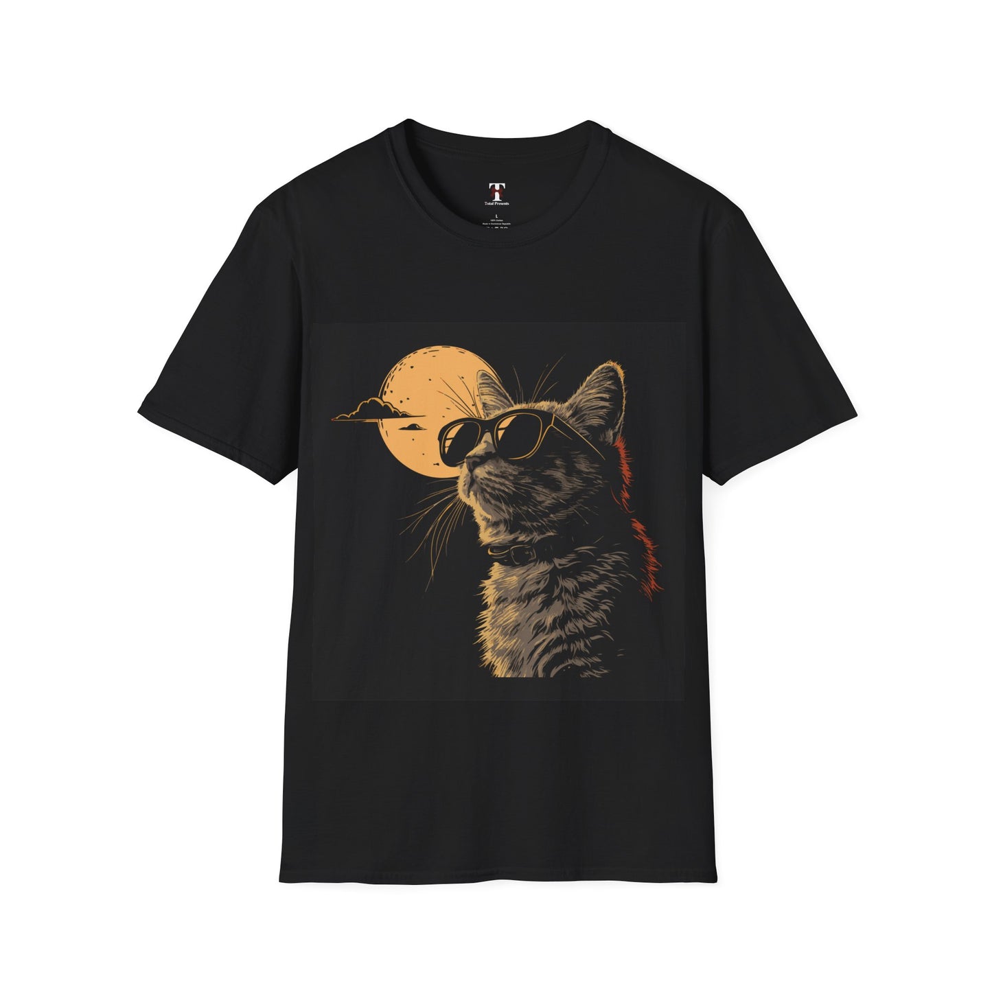 Cat Watching Solar Eclipse T-shirt